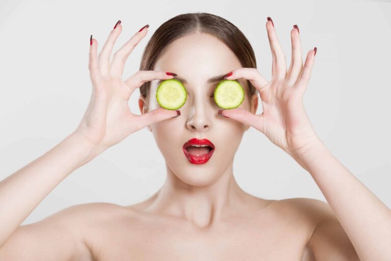 According to a 2009 study in the "Journal of Drugs and Dermatology", the vitamin K found in cucumbers may reduce dark circles under the eyes.*