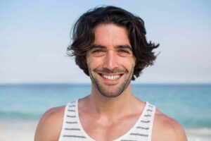 The Bro Flow can project a rebellious, cool appearance to the world. Long male hairstyles are generally seen as a statement against the status quo, so this flowing look conveys both a laid back demeanor and a state of being in control of oneself.