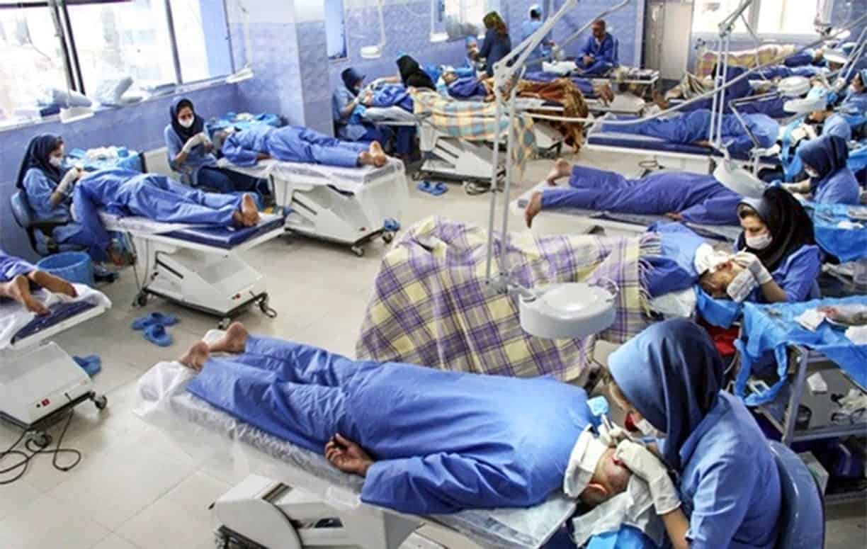 It is common for hair transplant black market clinics to perform surgeries in an assembly-line fashion with multiple patients in the same room